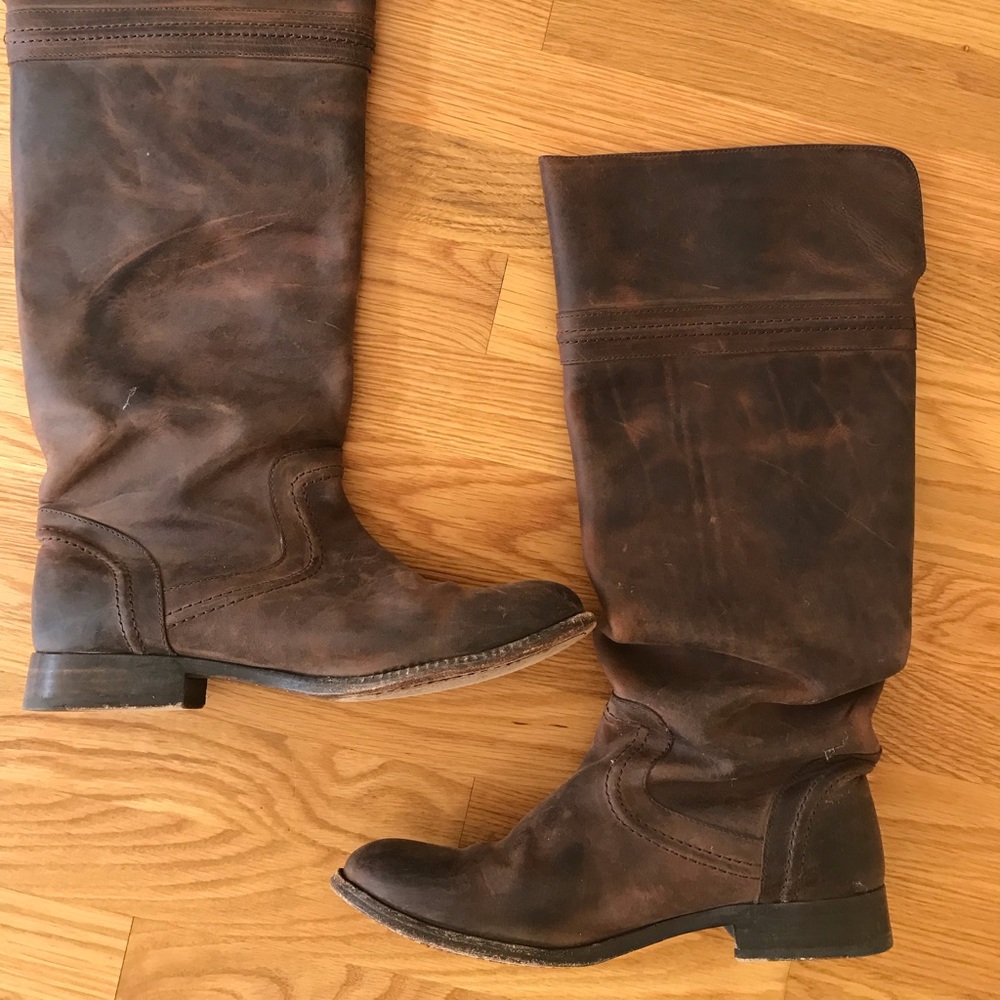 brown leather frye boots!